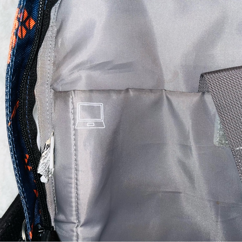 CABELAS Laptop Backpack - Picture 7 of 12